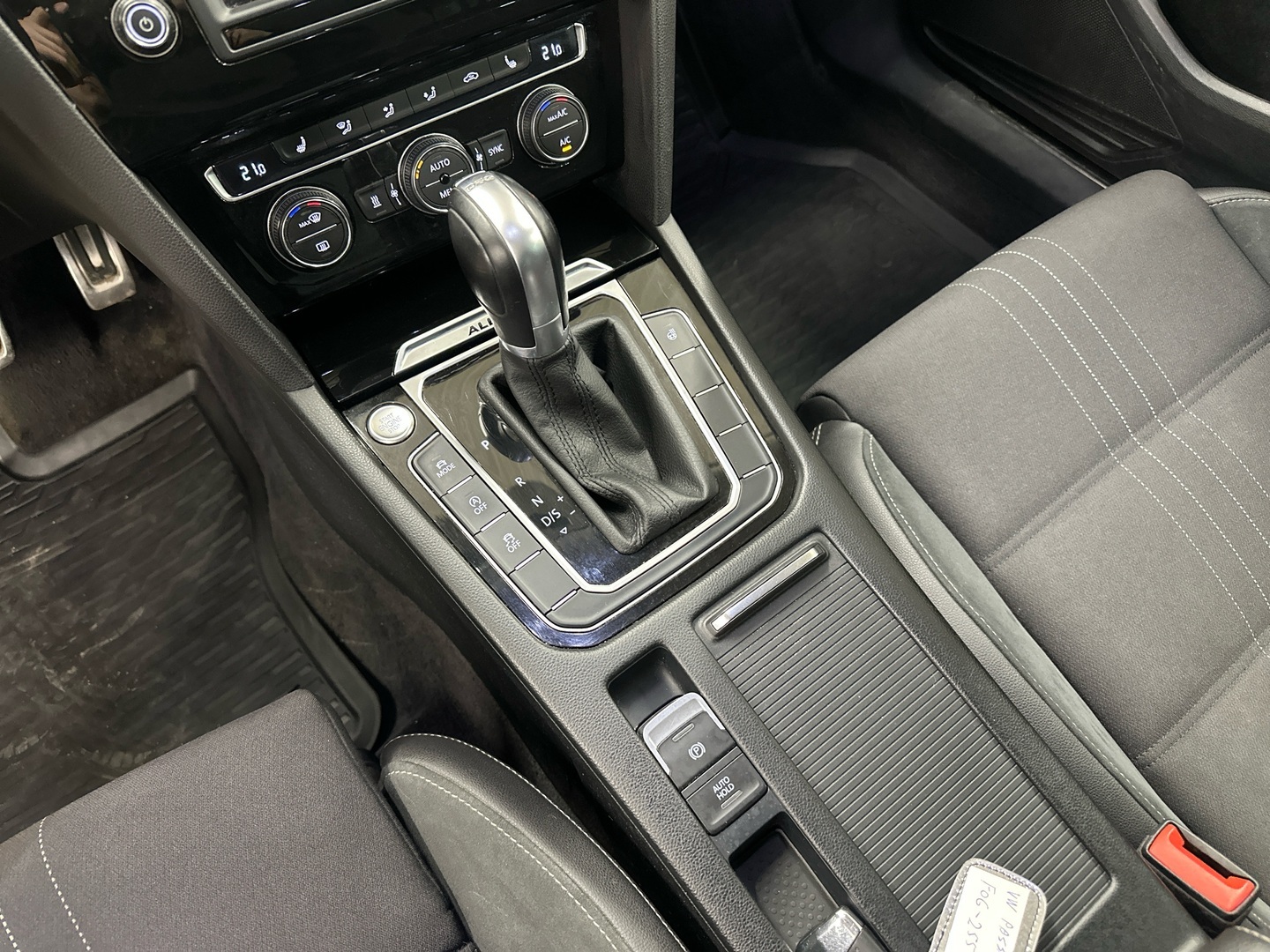 VOLKSWAGEN Passat 2016