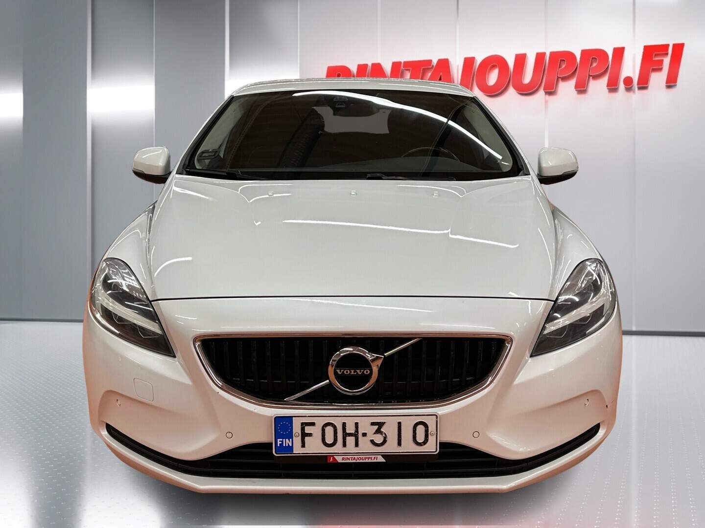 VOLVO V40 2016