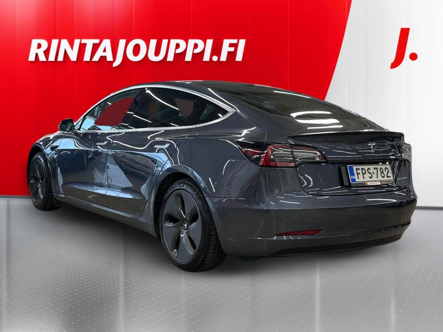 TESLA Model 3 2