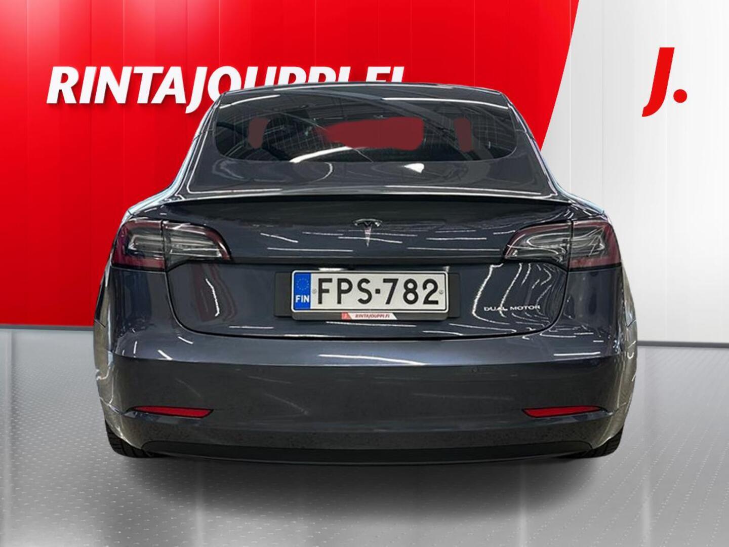 TESLA Model 3 5