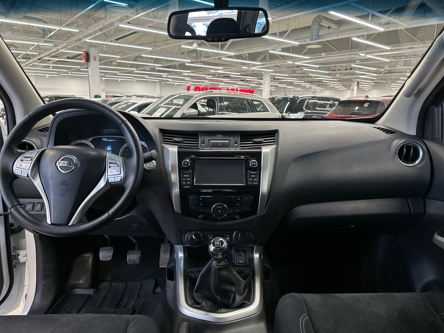 NISSAN Navara 2017