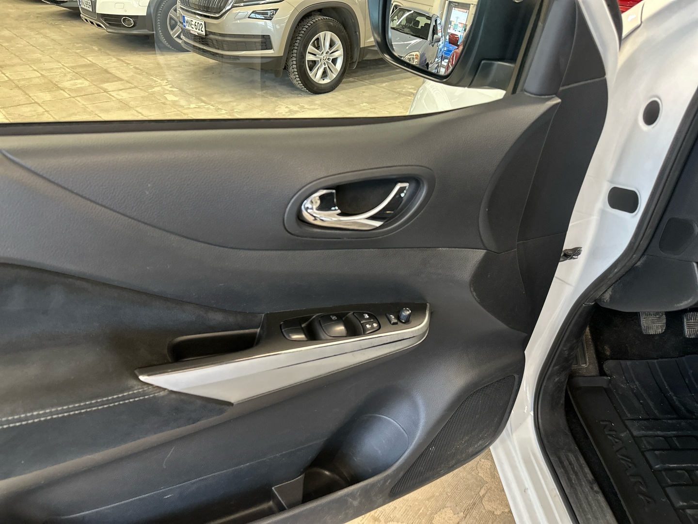 NISSAN Navara 2017