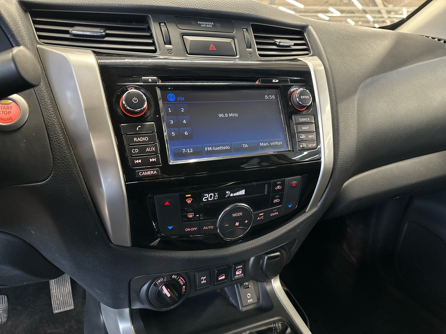 NISSAN Navara 2017