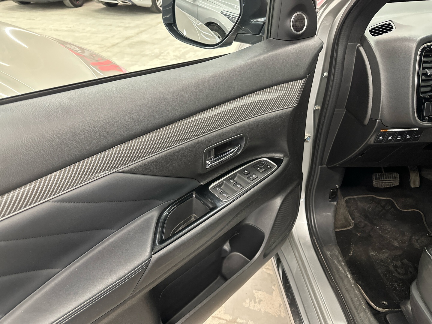 MITSUBISHI Outlander PHEV 2019