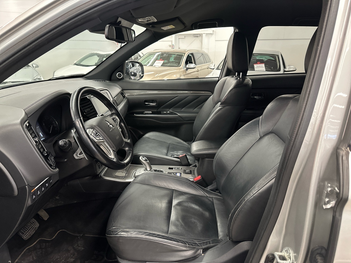 MITSUBISHI Outlander PHEV 2019