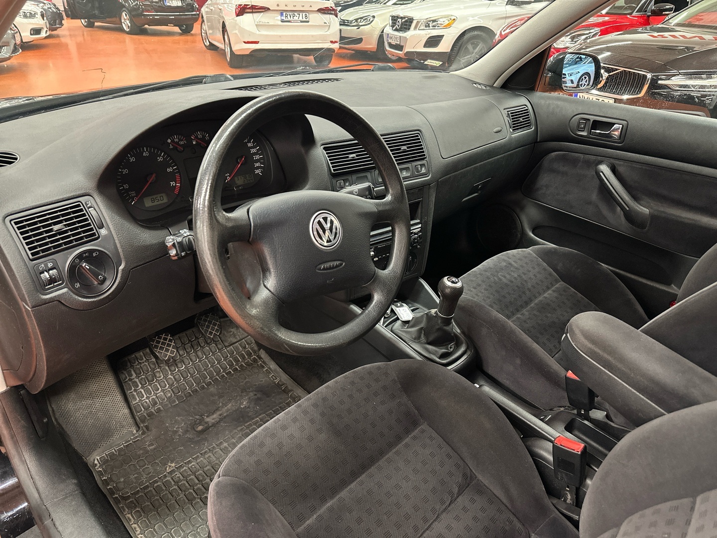 VOLKSWAGEN GOLF 2001