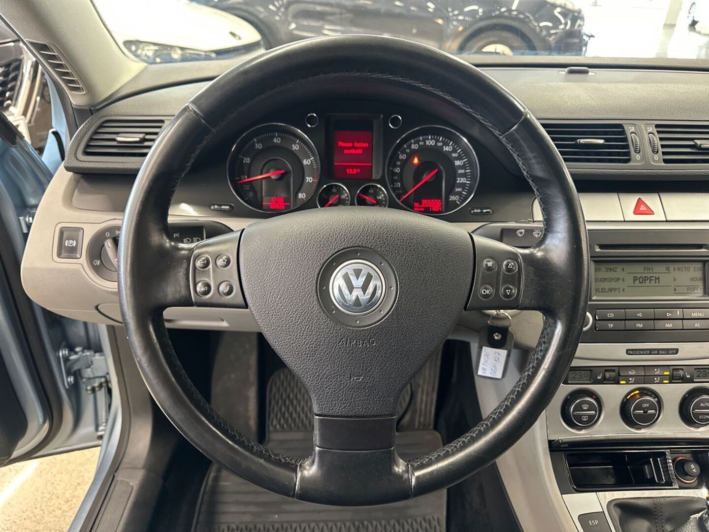 VOLKSWAGEN Passat 2005