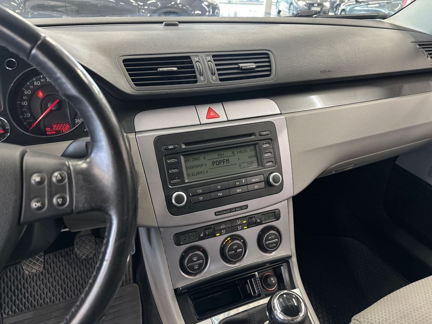 VOLKSWAGEN Passat 2005