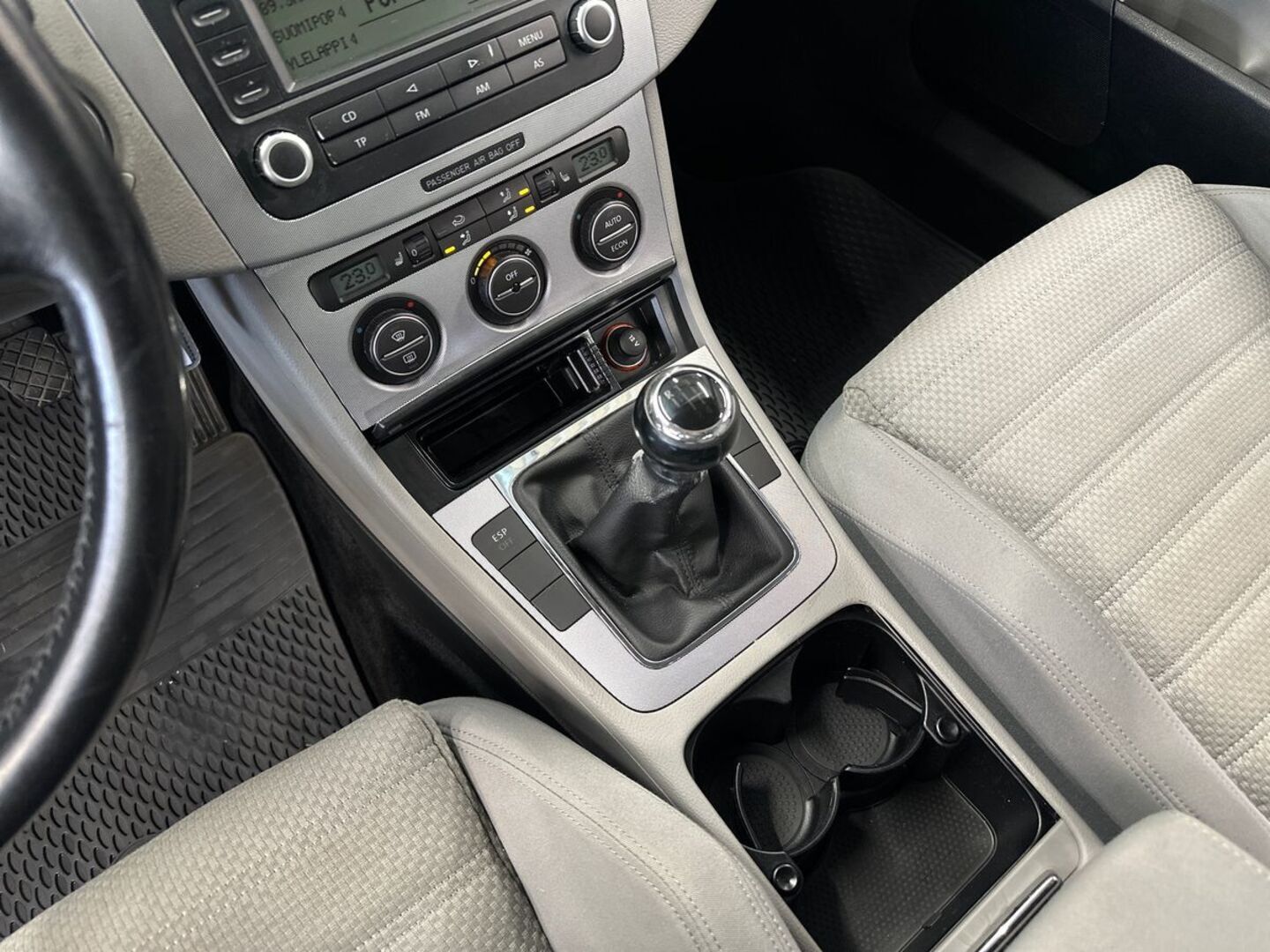VOLKSWAGEN Passat 2005