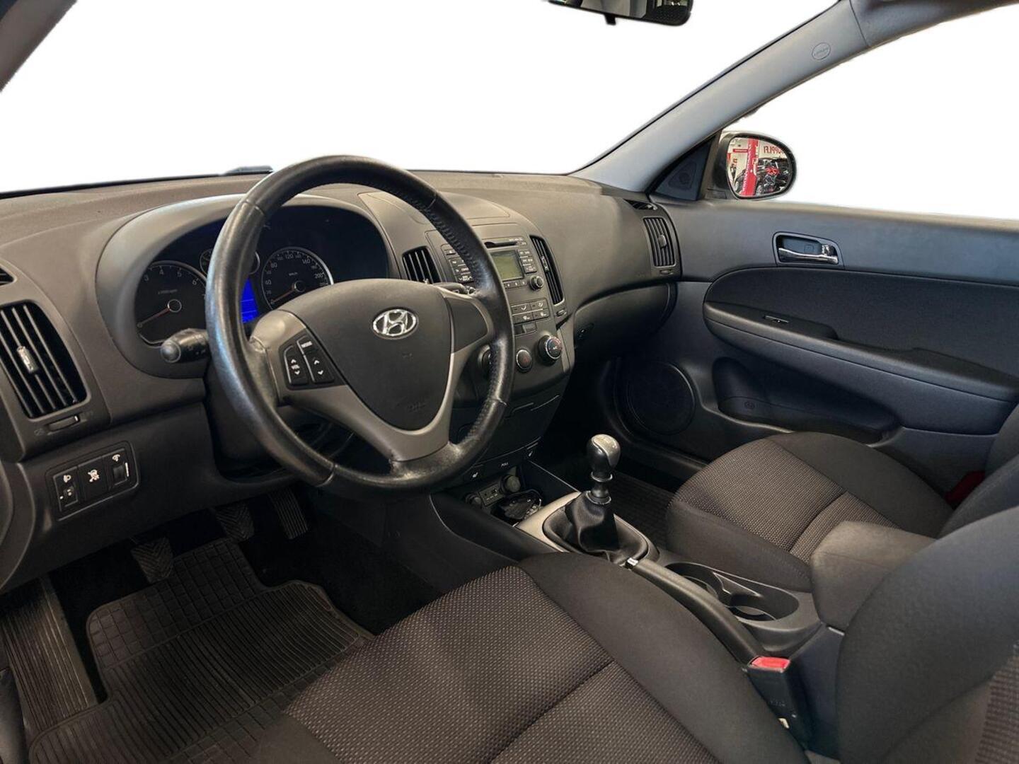 HYUNDAI i30 2009