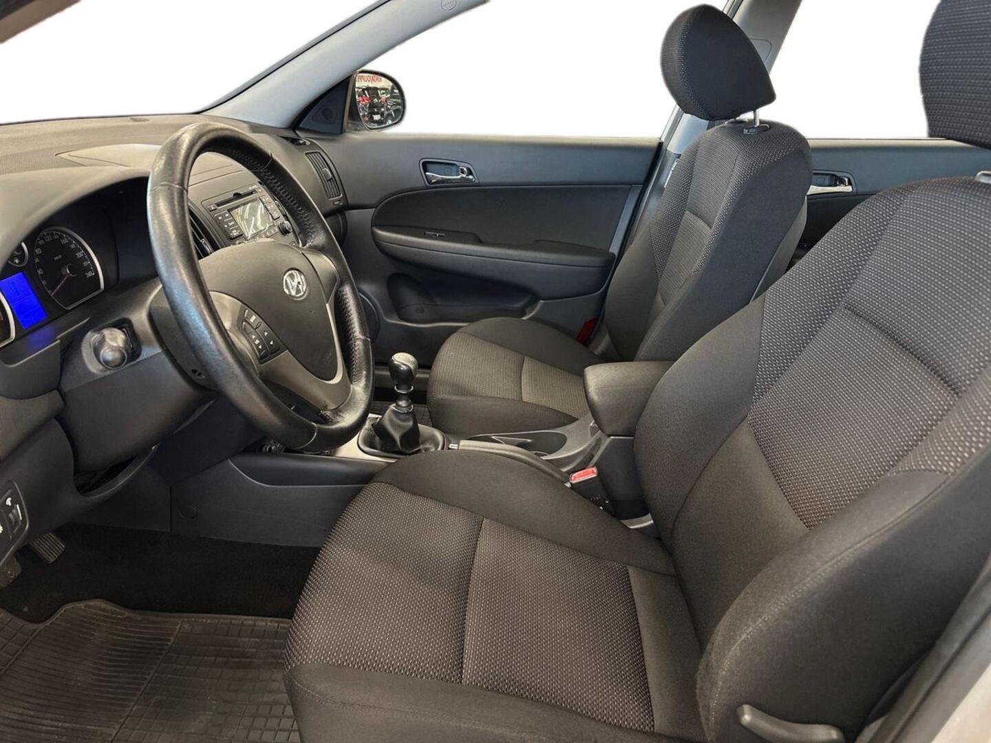 HYUNDAI i30 2009
