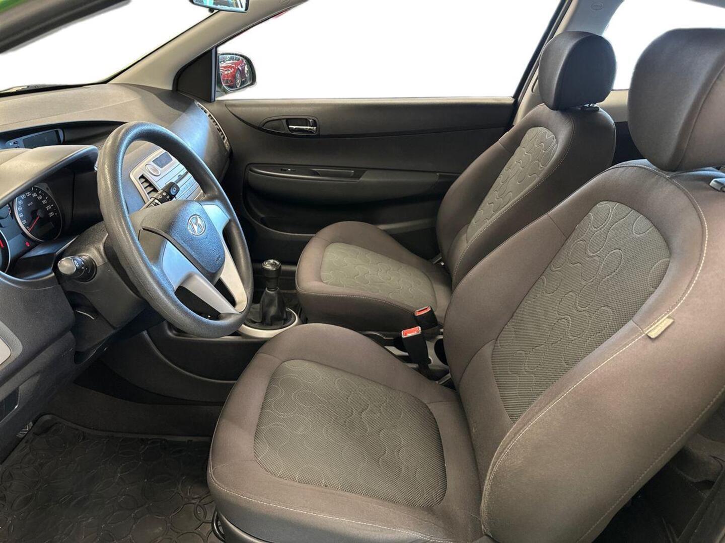 HYUNDAI i20 2011
