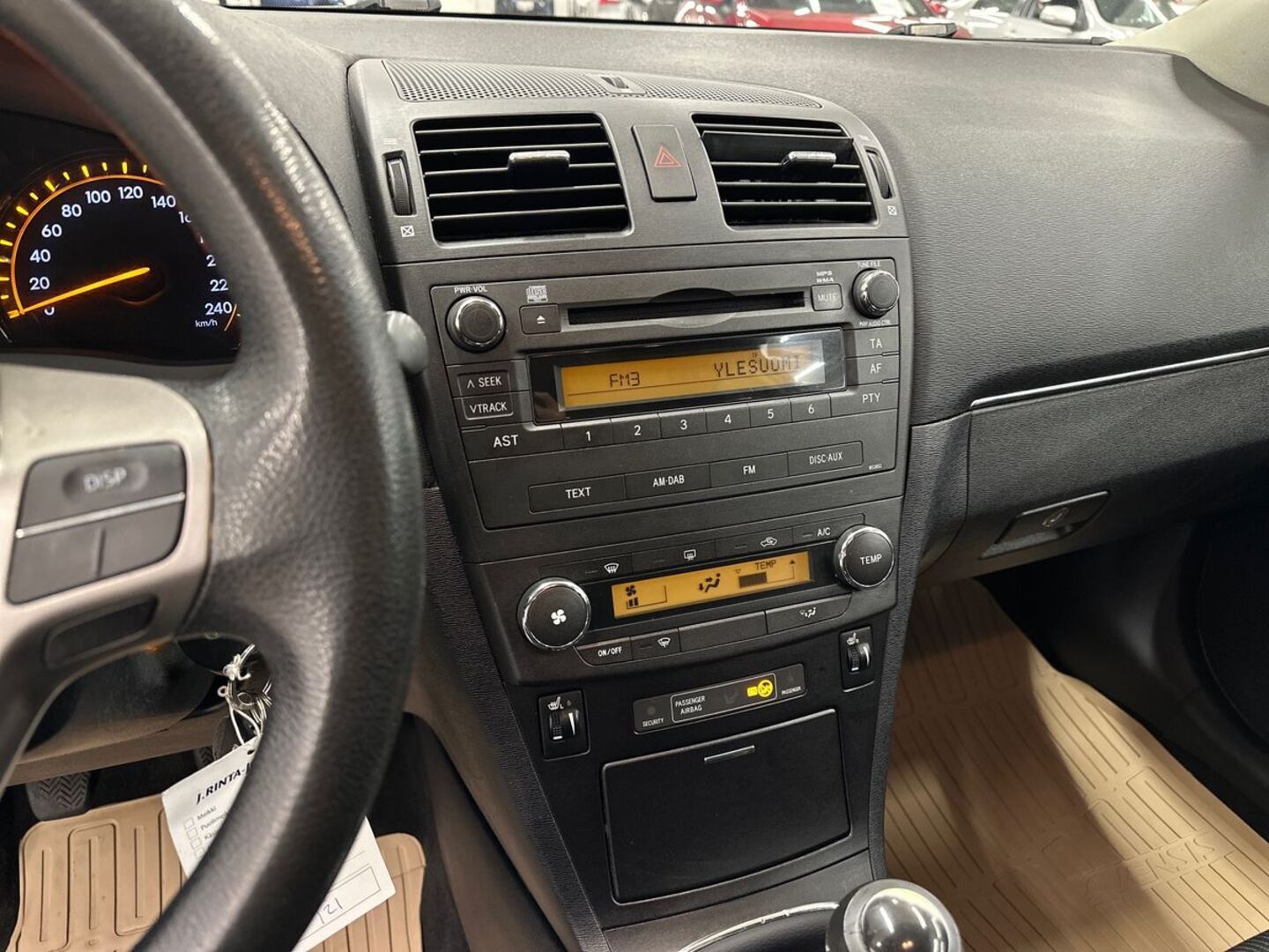 TOYOTA Avensis 2010