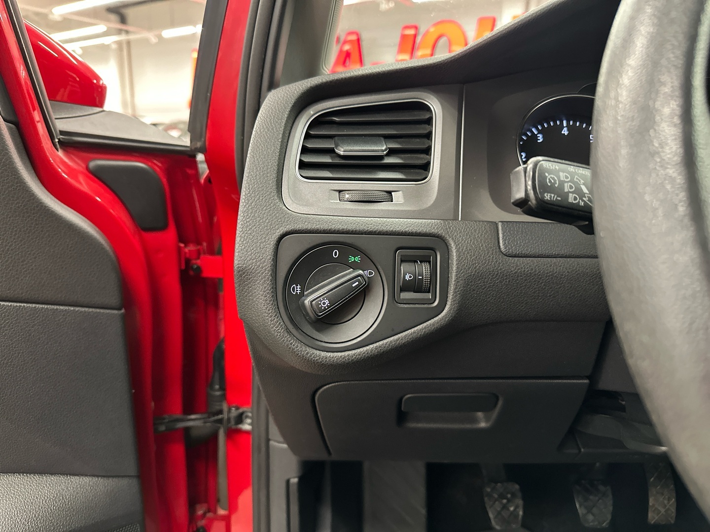 VOLKSWAGEN Golf 2014