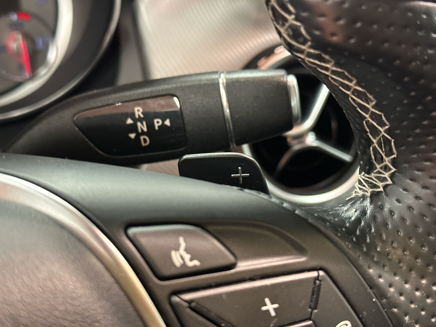 MERCEDES-BENZ GLA 2014