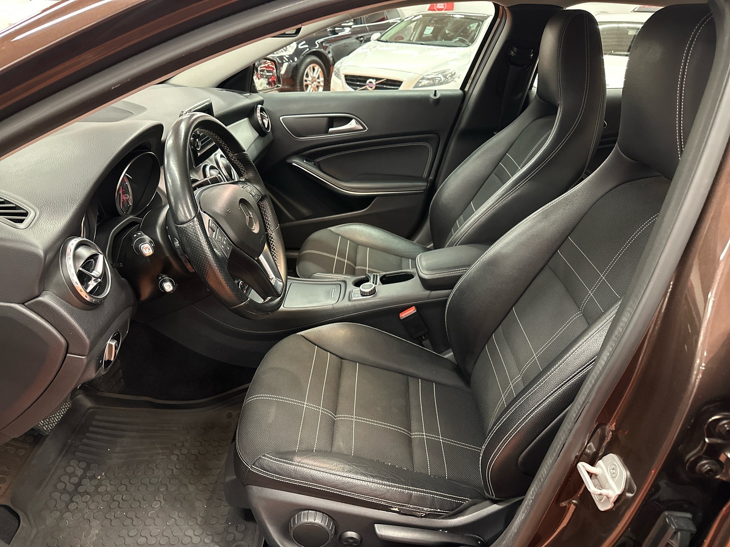 MERCEDES-BENZ GLA 2014