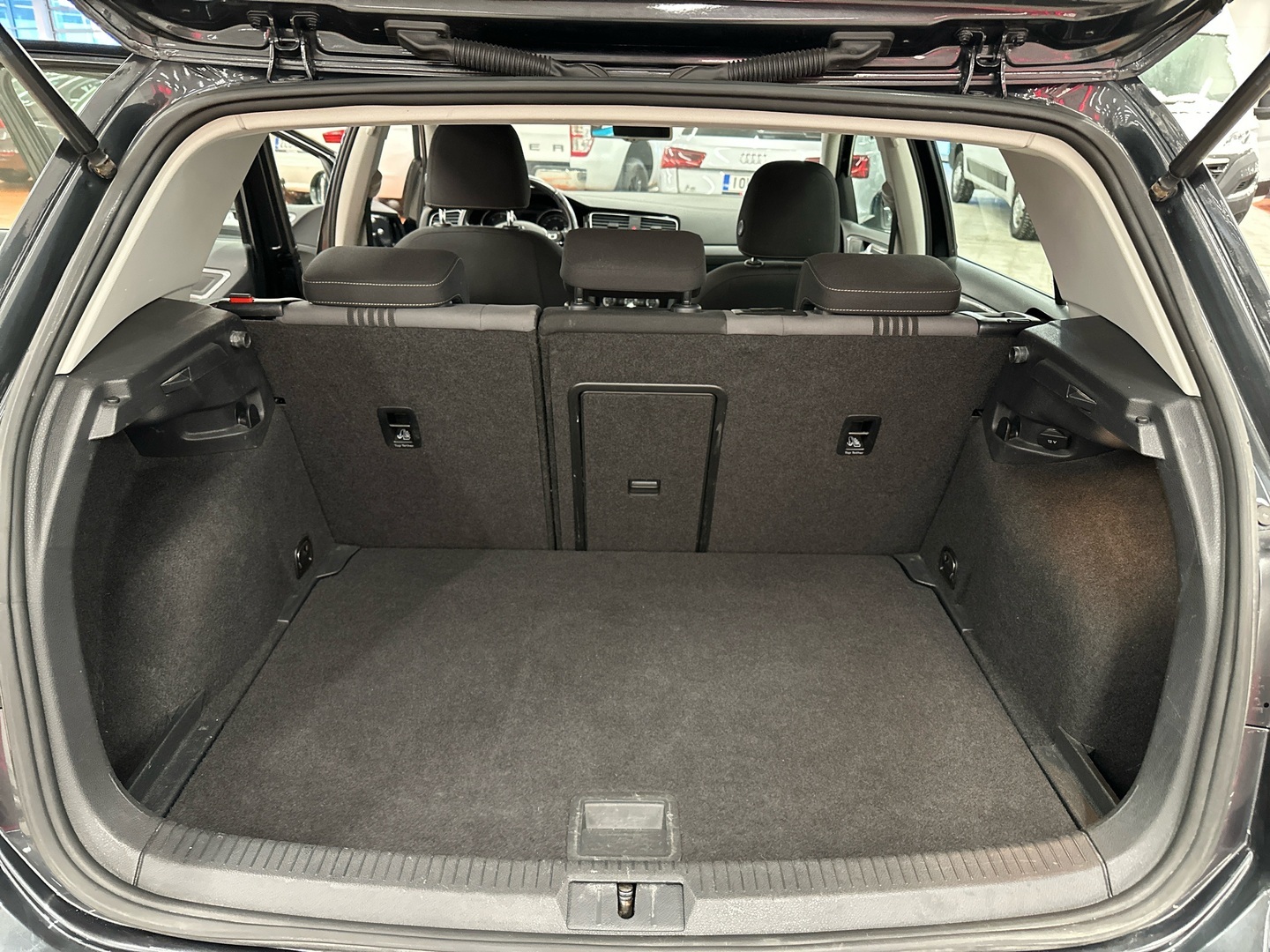 VOLKSWAGEN Golf 2016