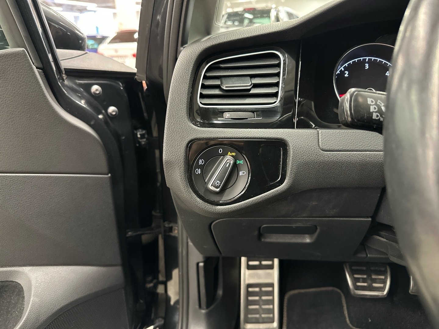 VOLKSWAGEN Golf 2016