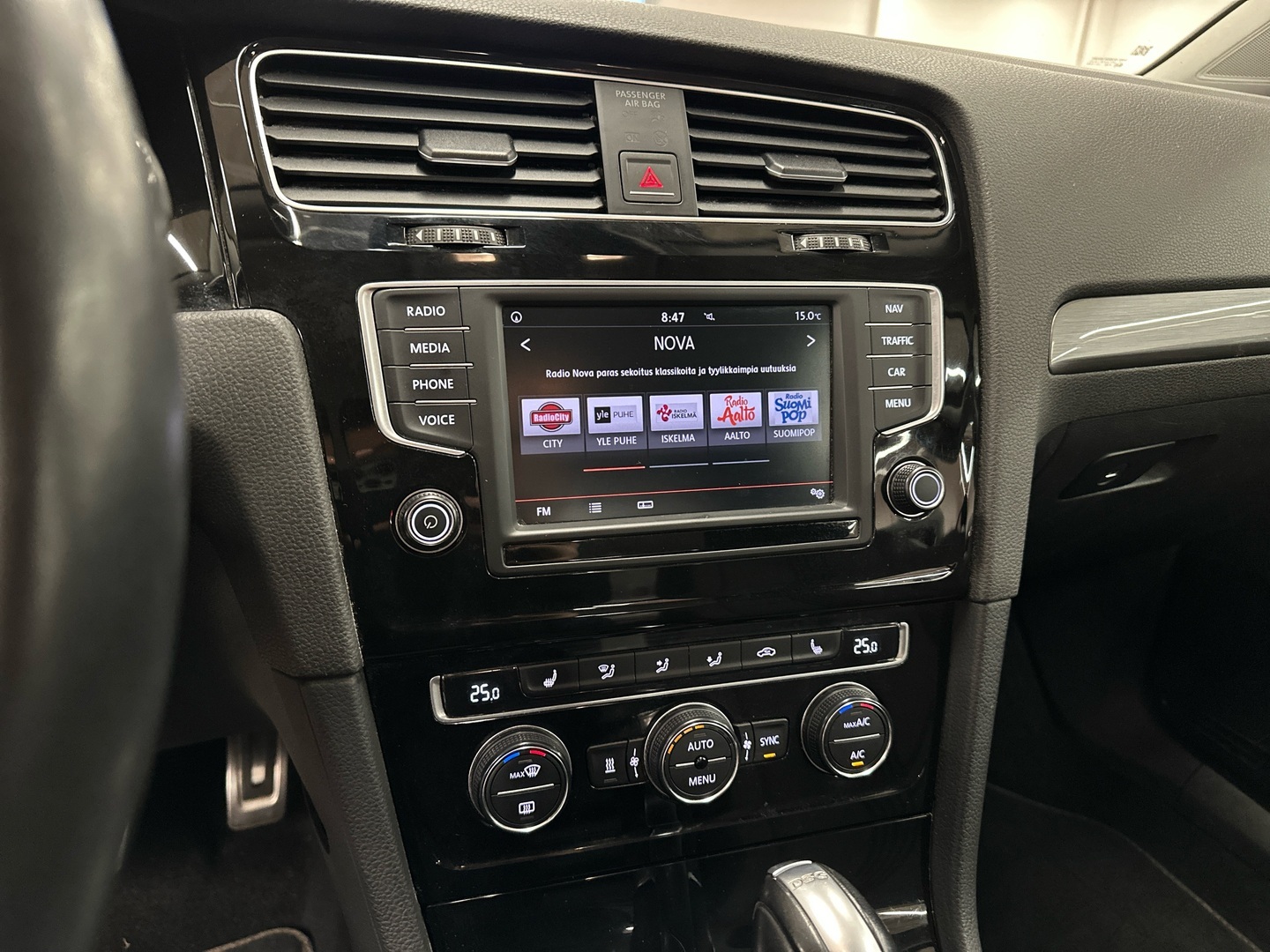 VOLKSWAGEN Golf 2016