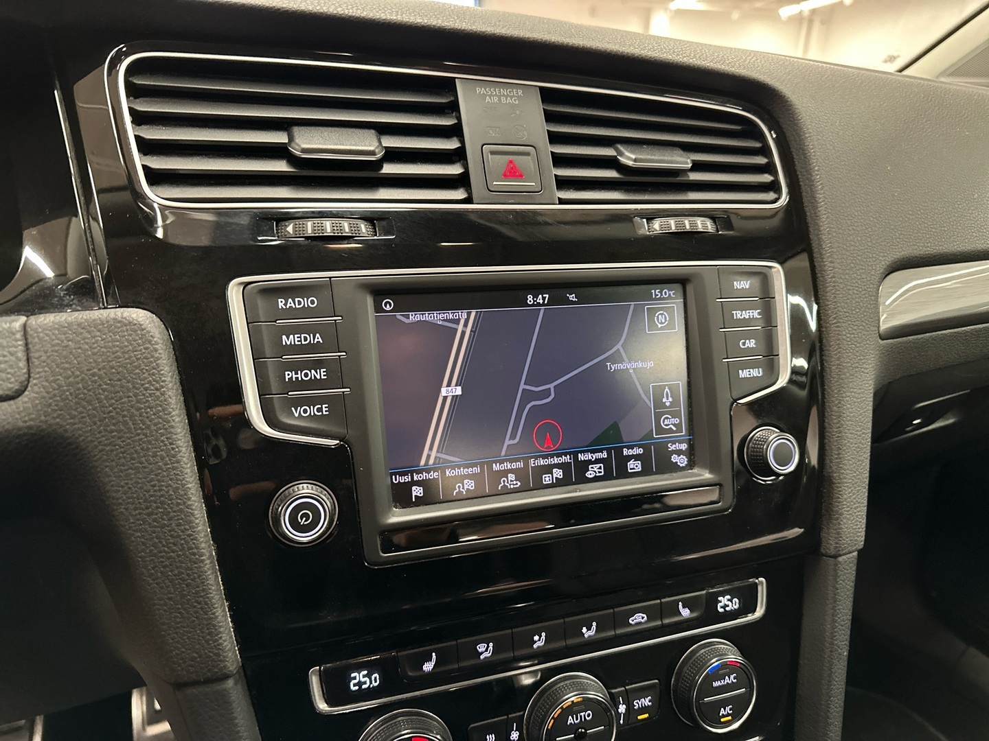 VOLKSWAGEN Golf 2016