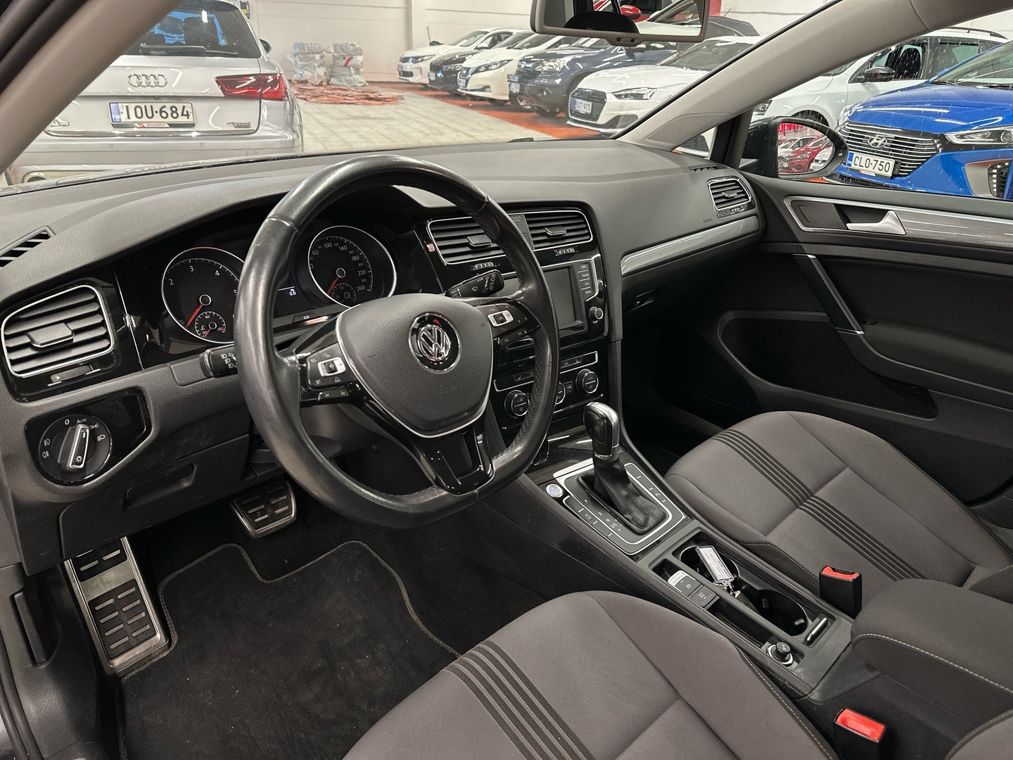 VOLKSWAGEN Golf 2016