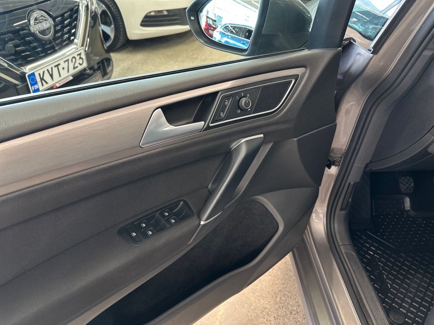 VOLKSWAGEN Golf Sportsvan 2016