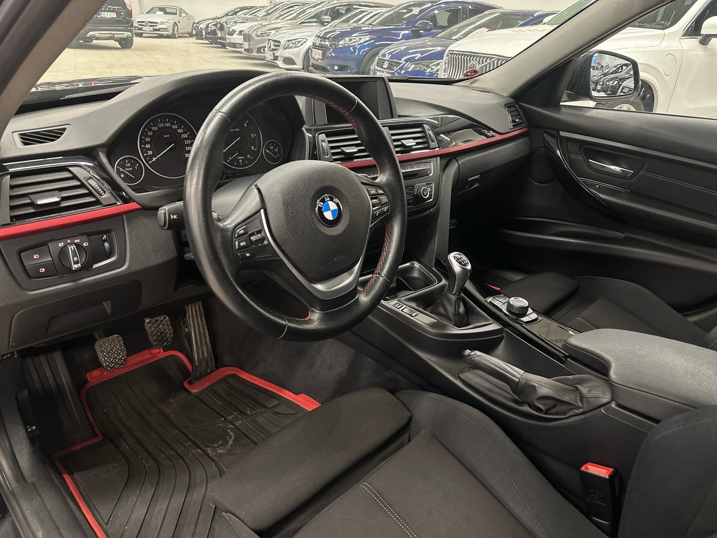 BMW 318 2015