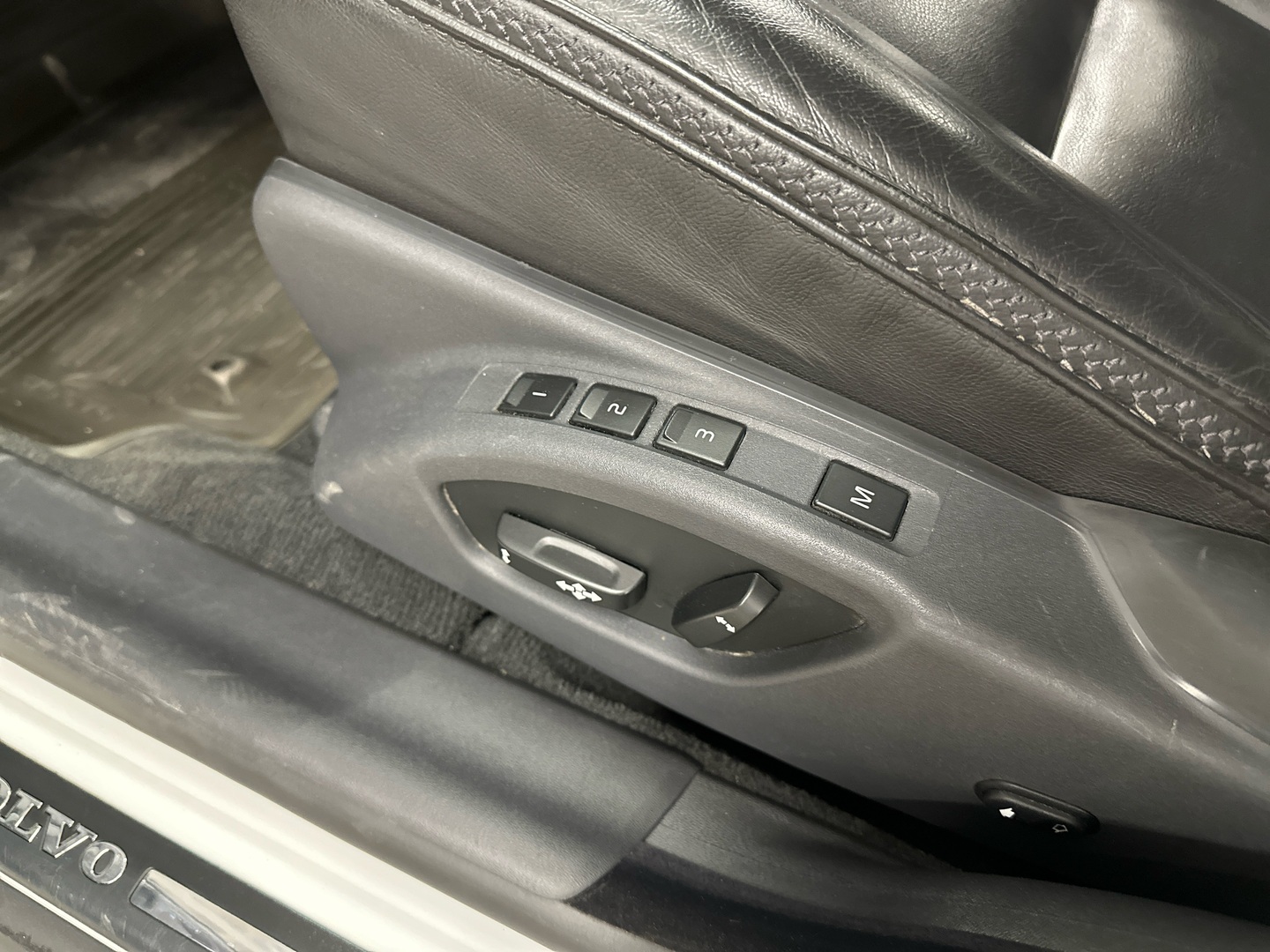 VOLVO XC70 2016