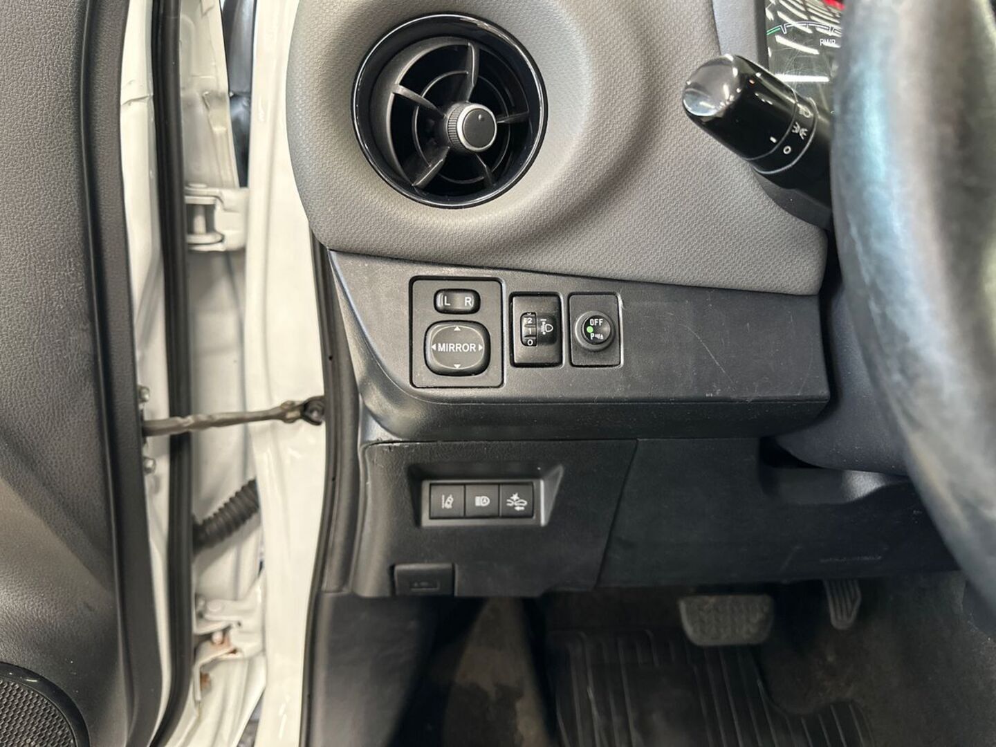 TOYOTA Yaris 2019