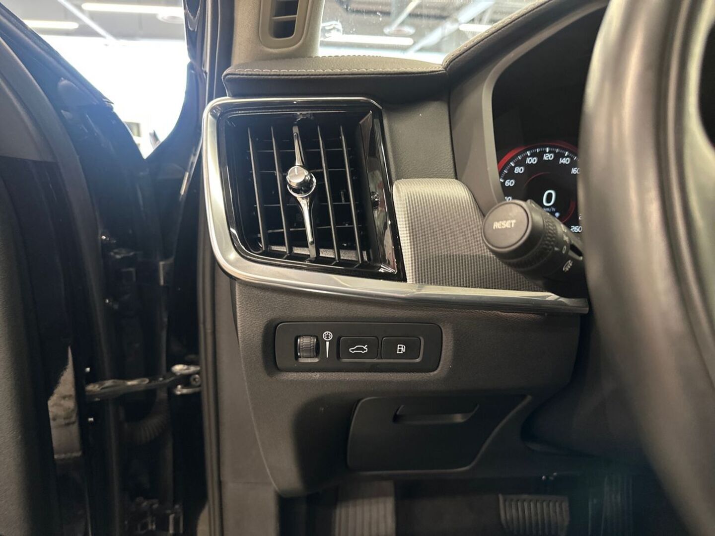 VOLVO S90 2019