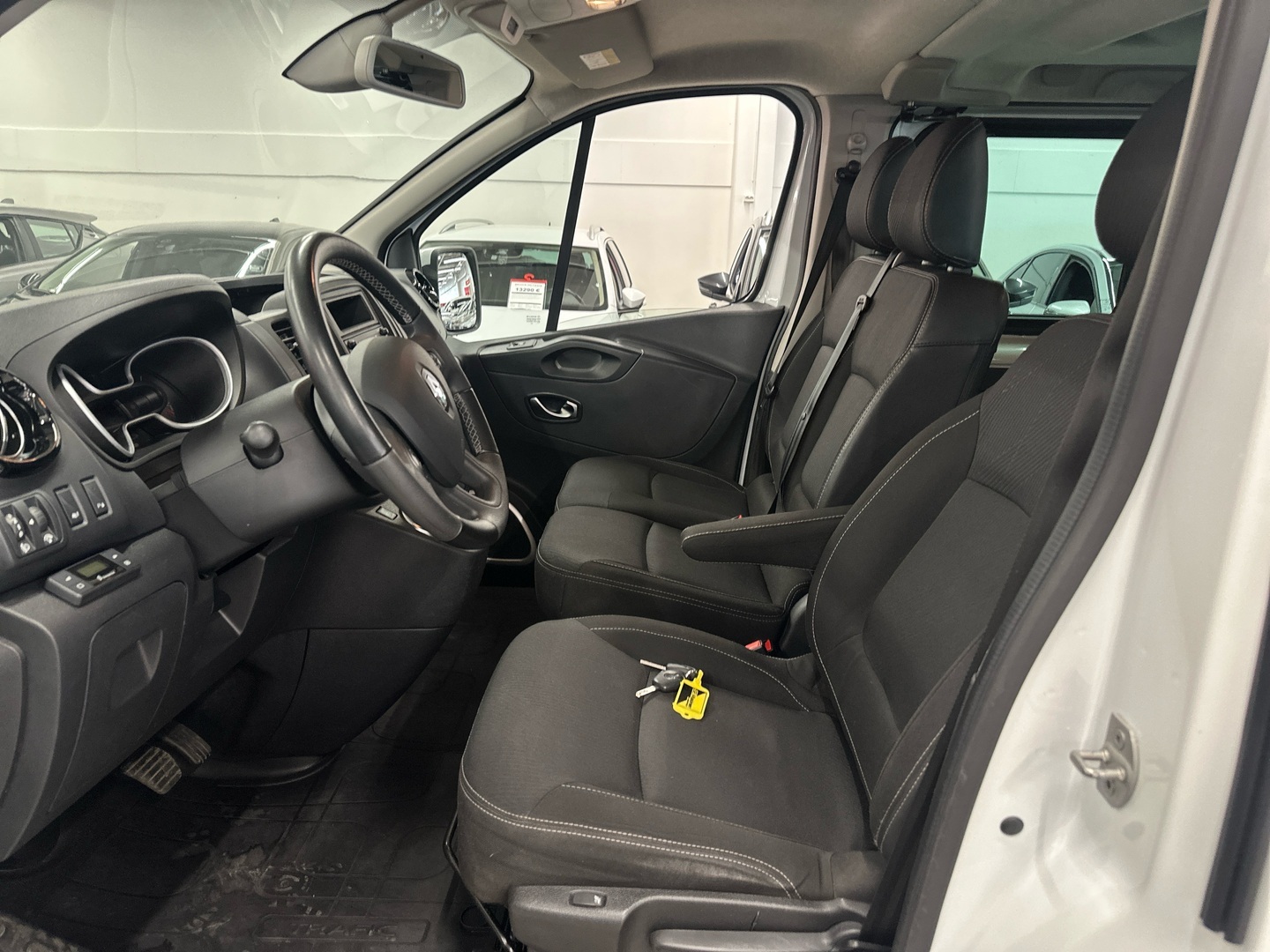 RENAULT Trafic Passenger 2020