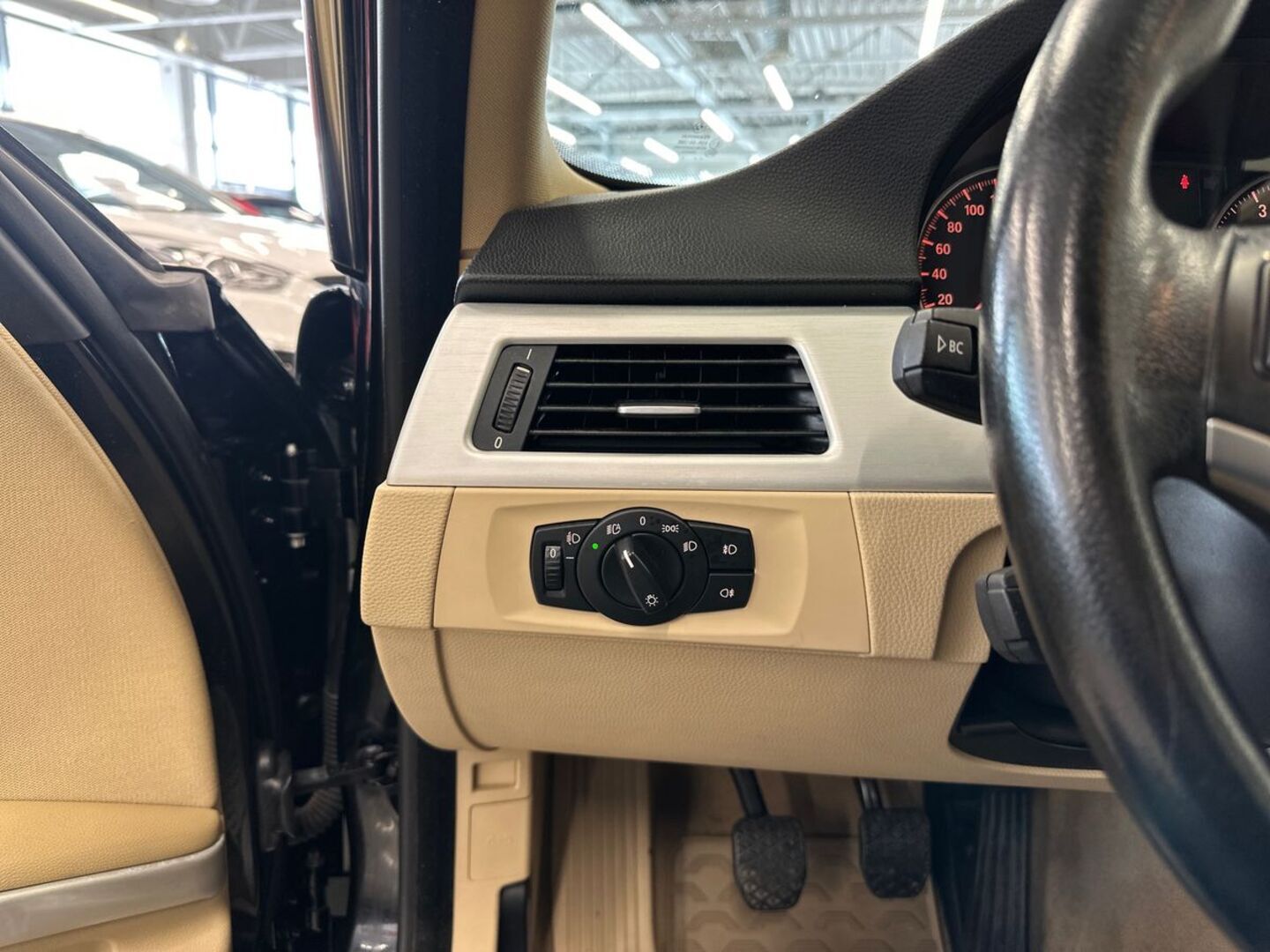 BMW 320 2008