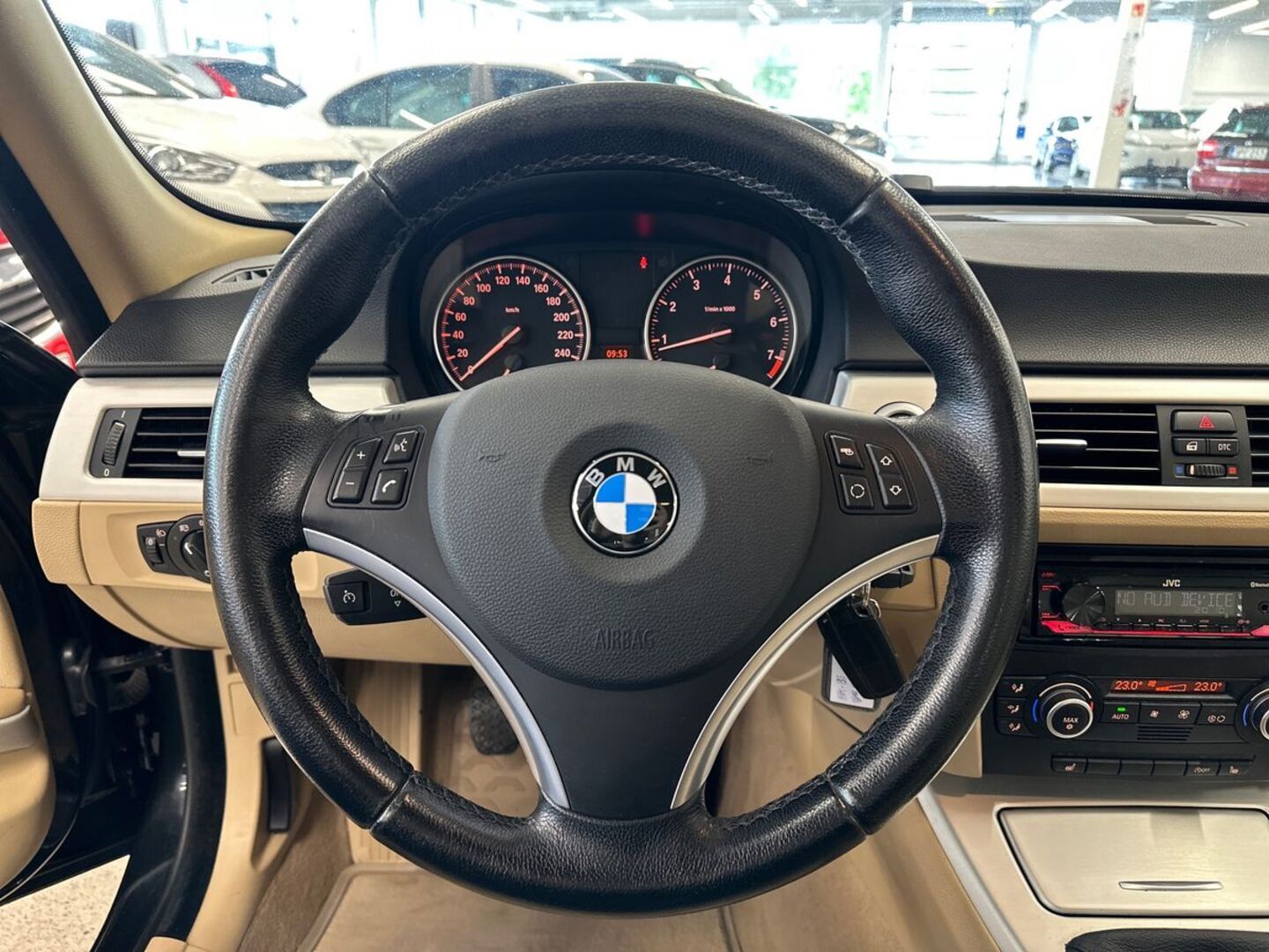 BMW 320 2008