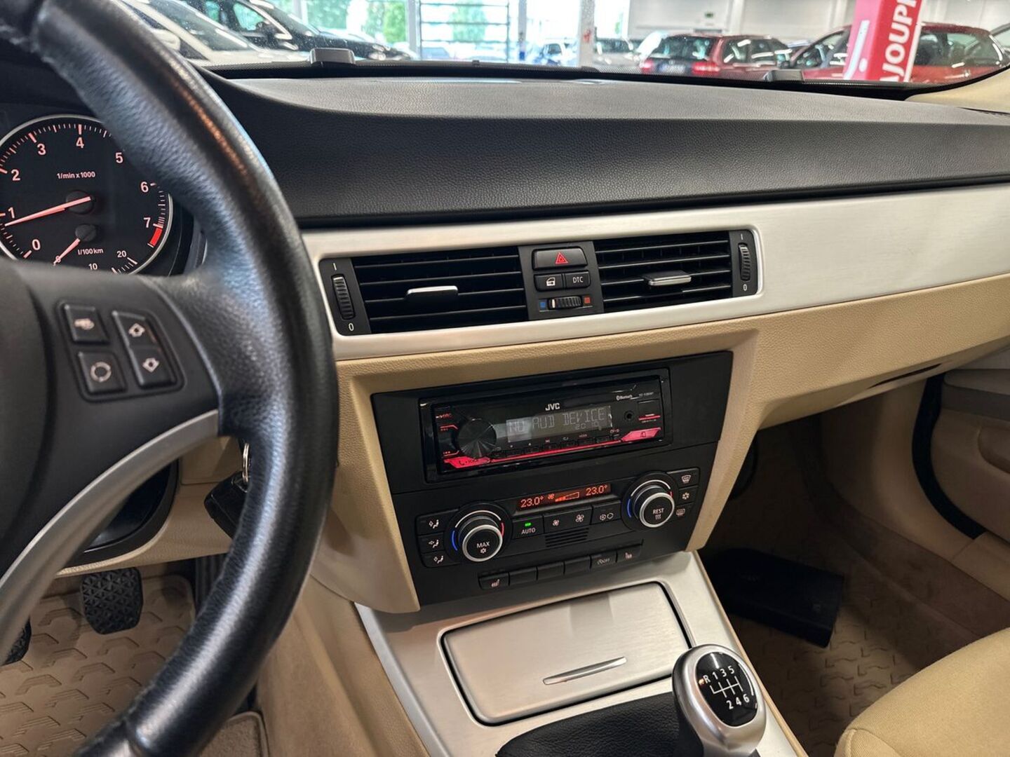 BMW 320 2008