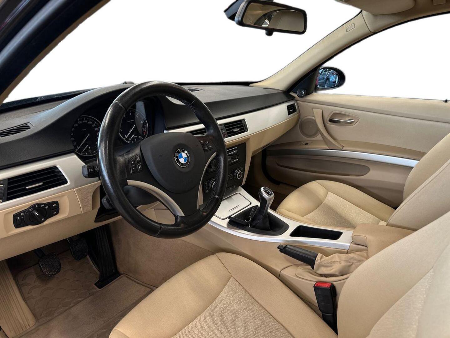 BMW 320 2008