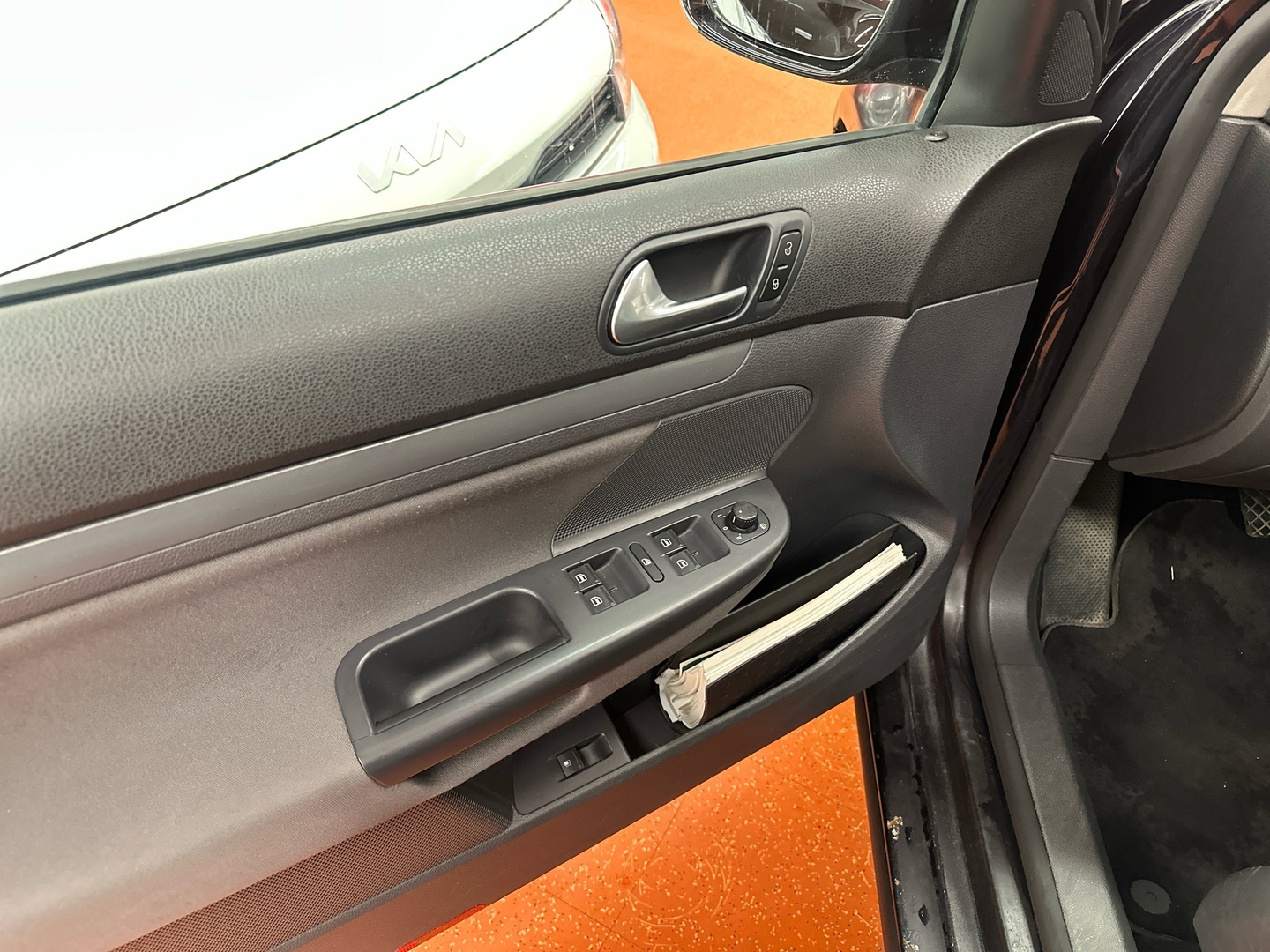 VOLKSWAGEN Jetta 2010