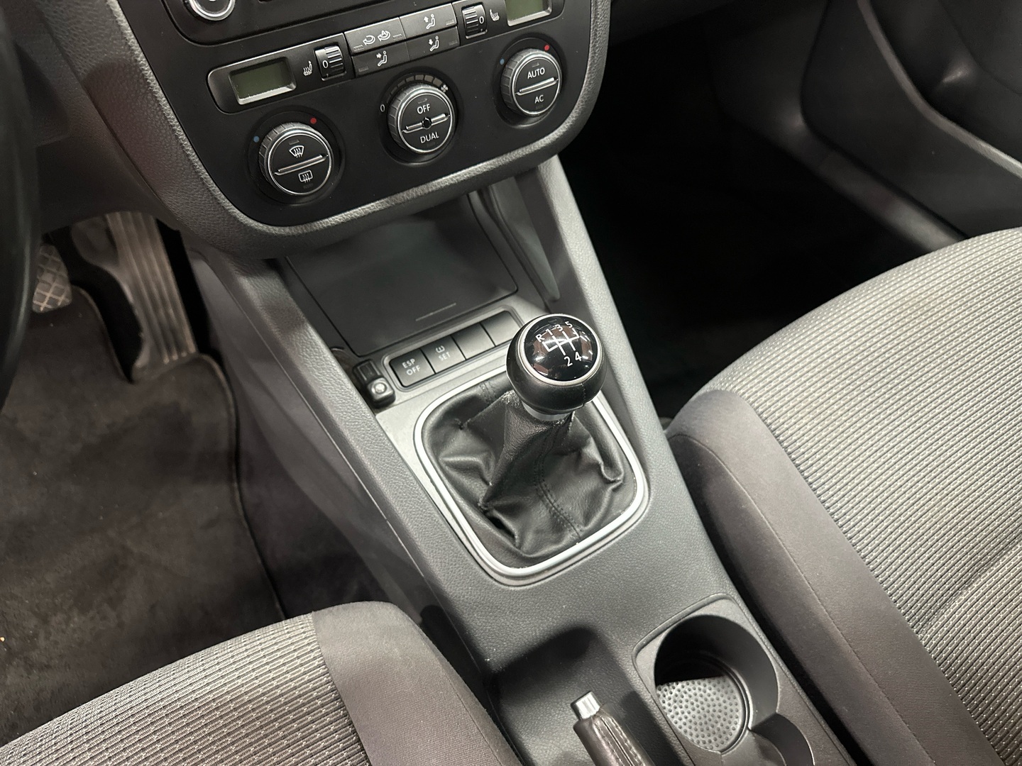 VOLKSWAGEN Jetta 2010