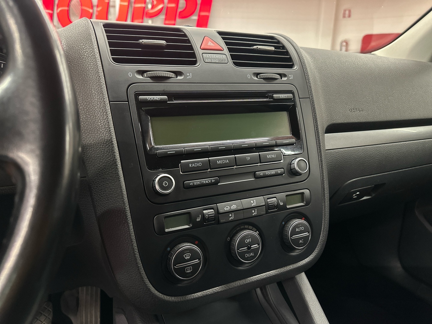 VOLKSWAGEN Jetta 2010