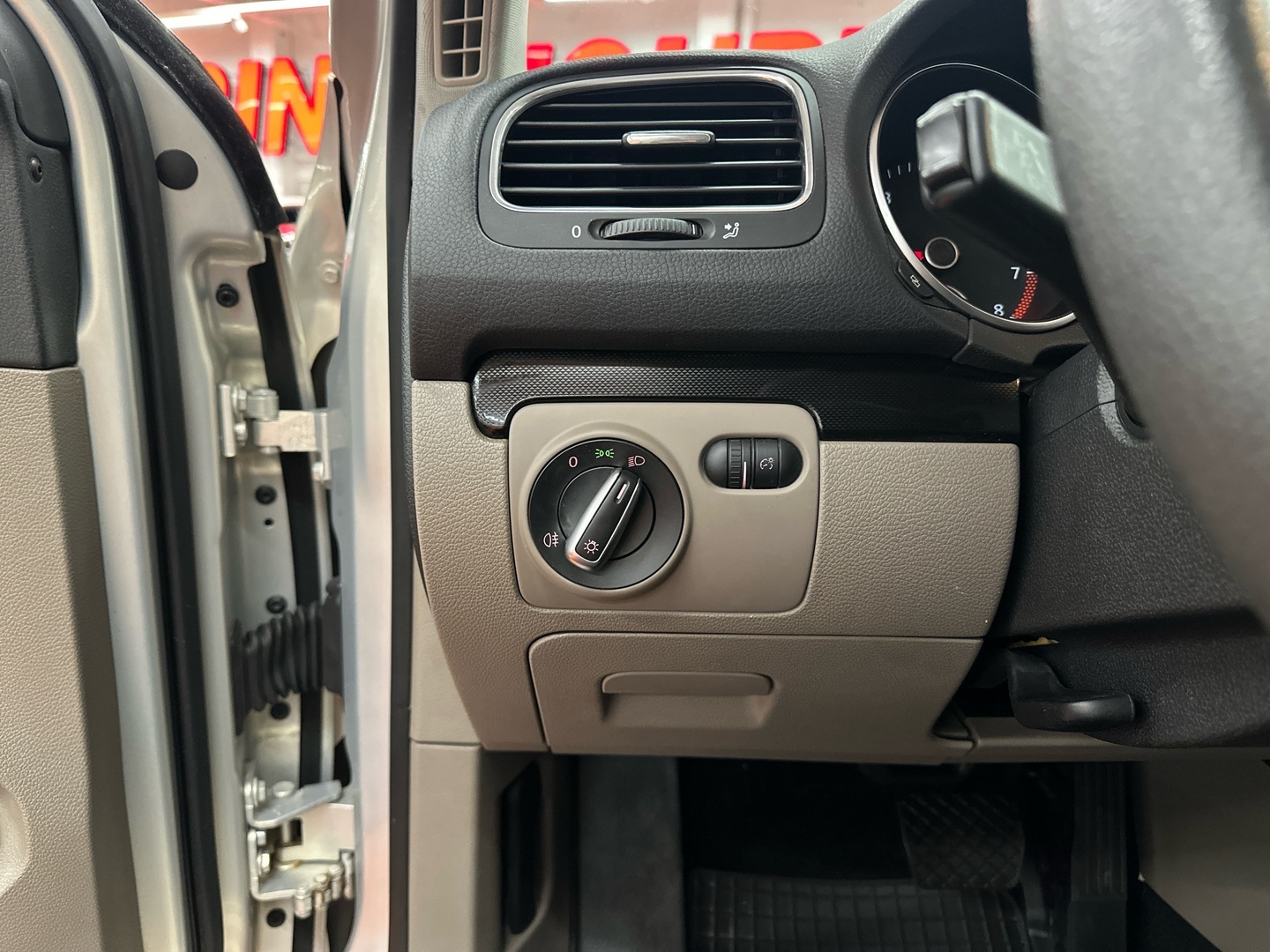 VOLKSWAGEN Golf 2010