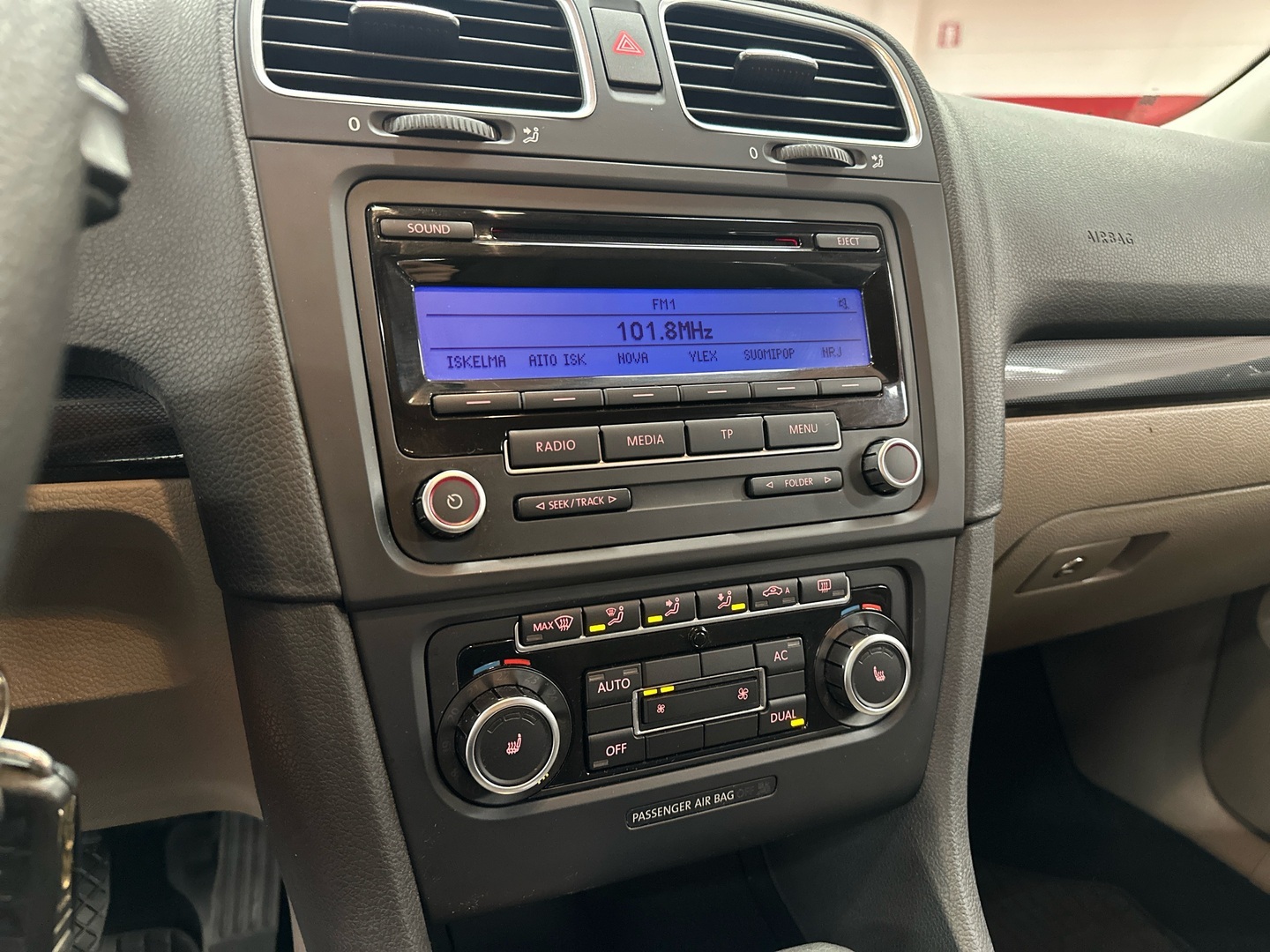 VOLKSWAGEN Golf 2010