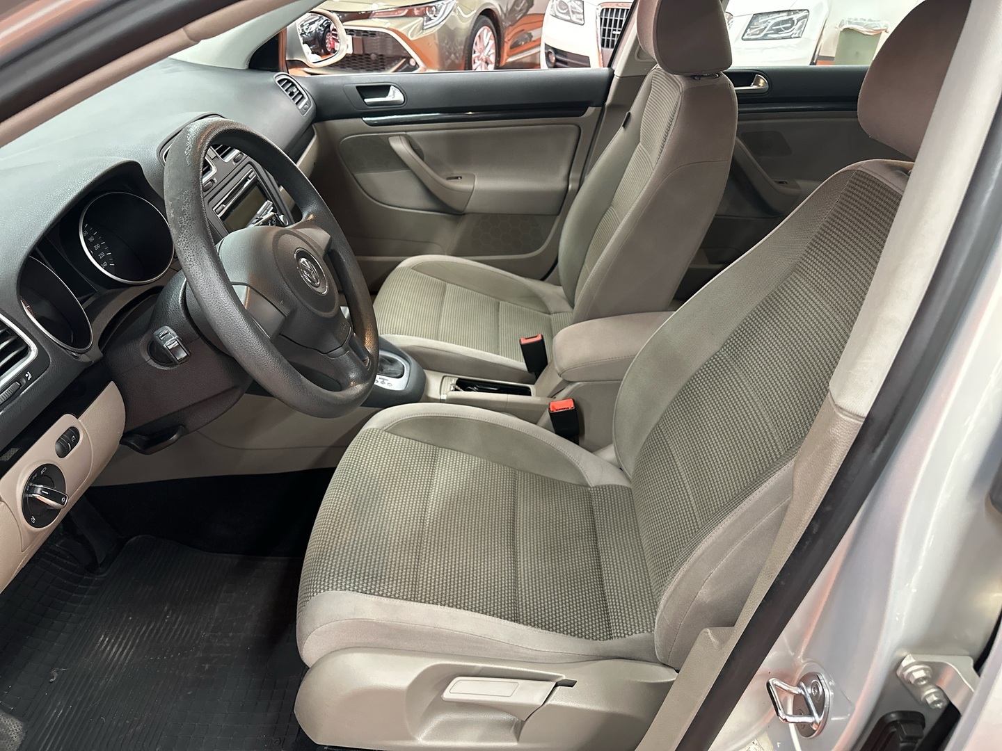 VOLKSWAGEN Golf 2010