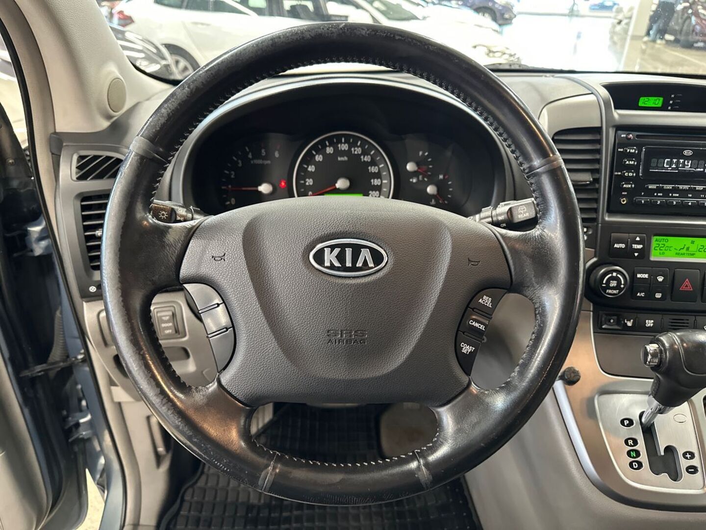 KIA Carnival 8