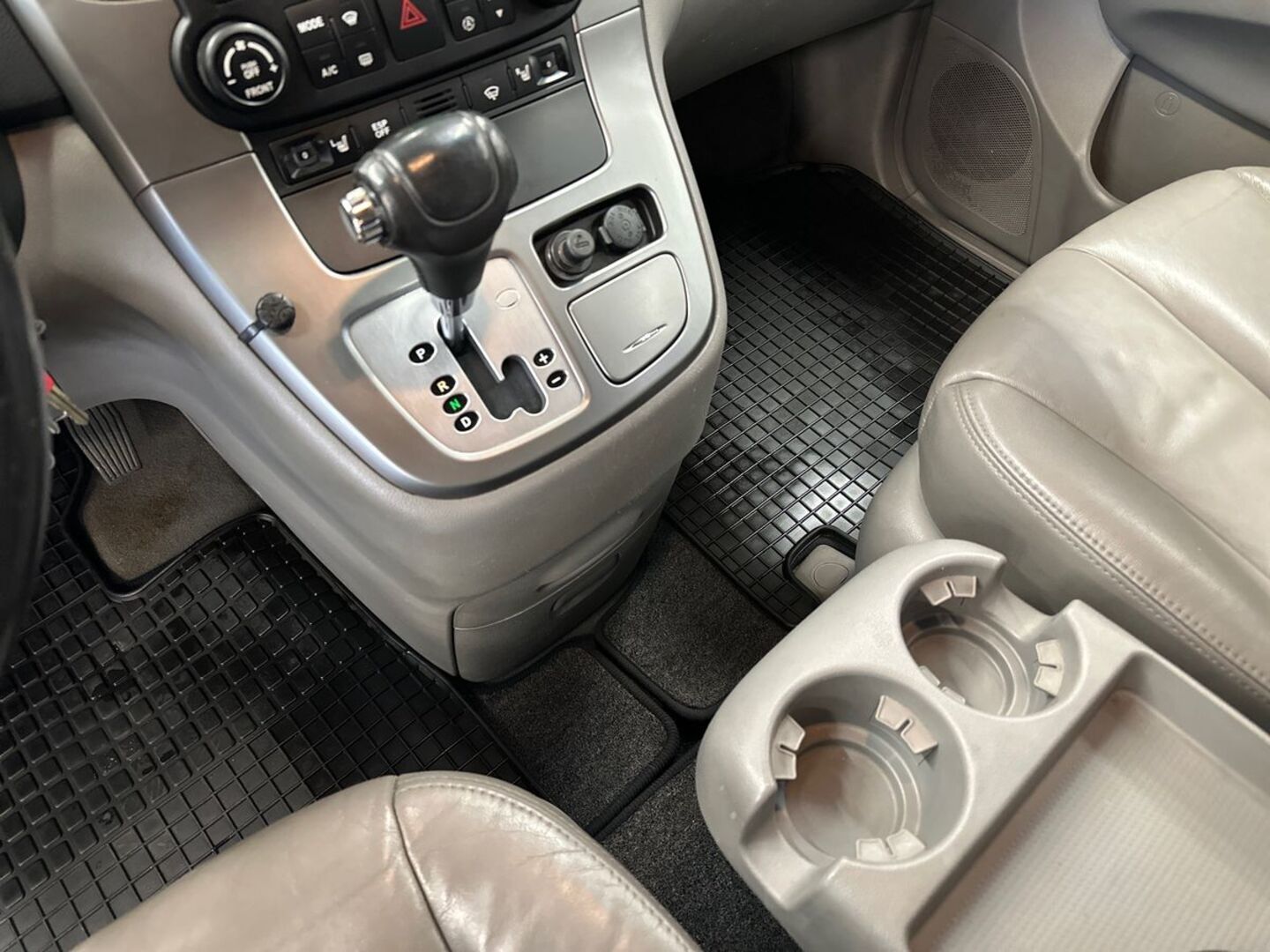 KIA Carnival 9