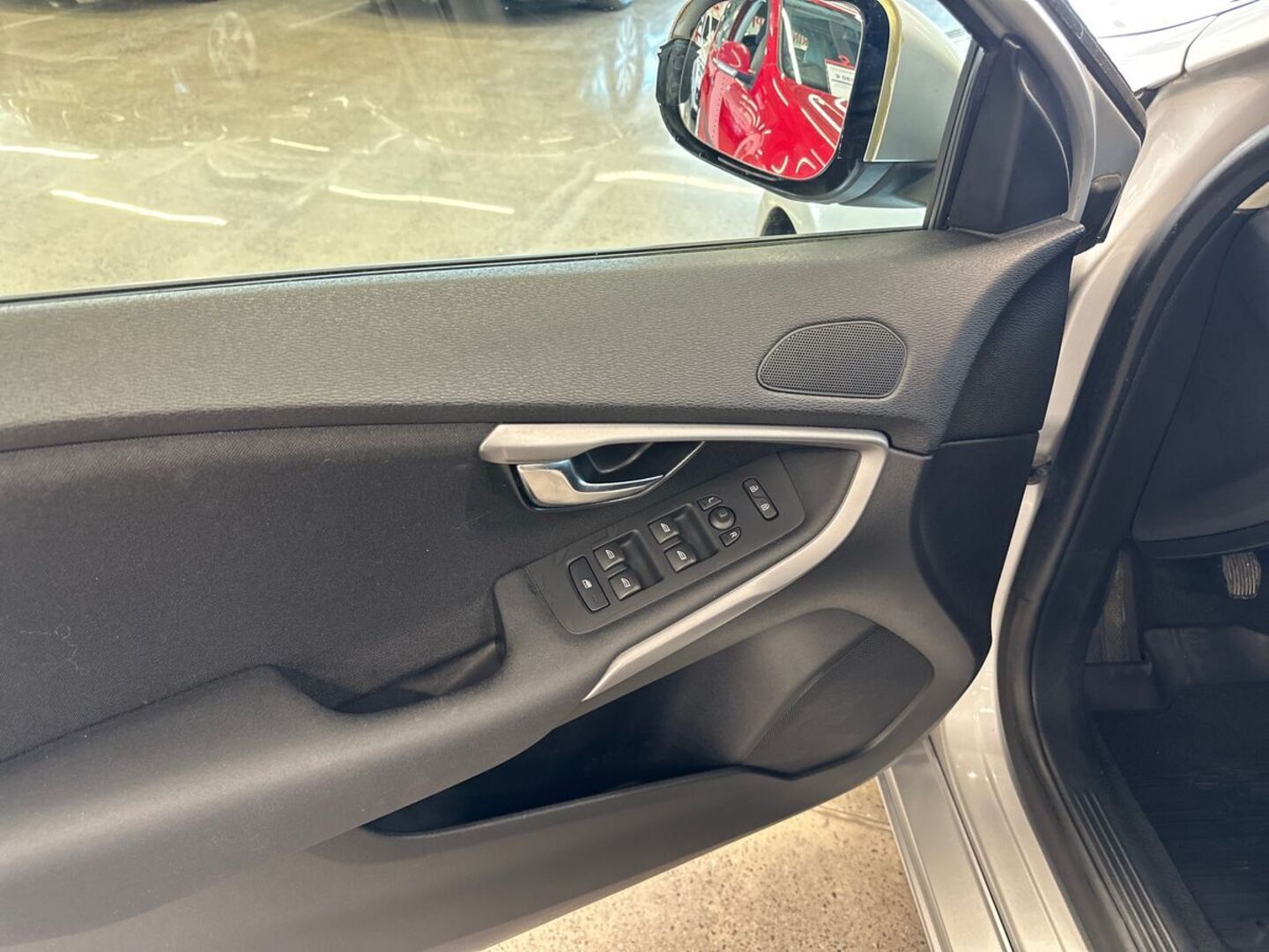 VOLVO V40 2014