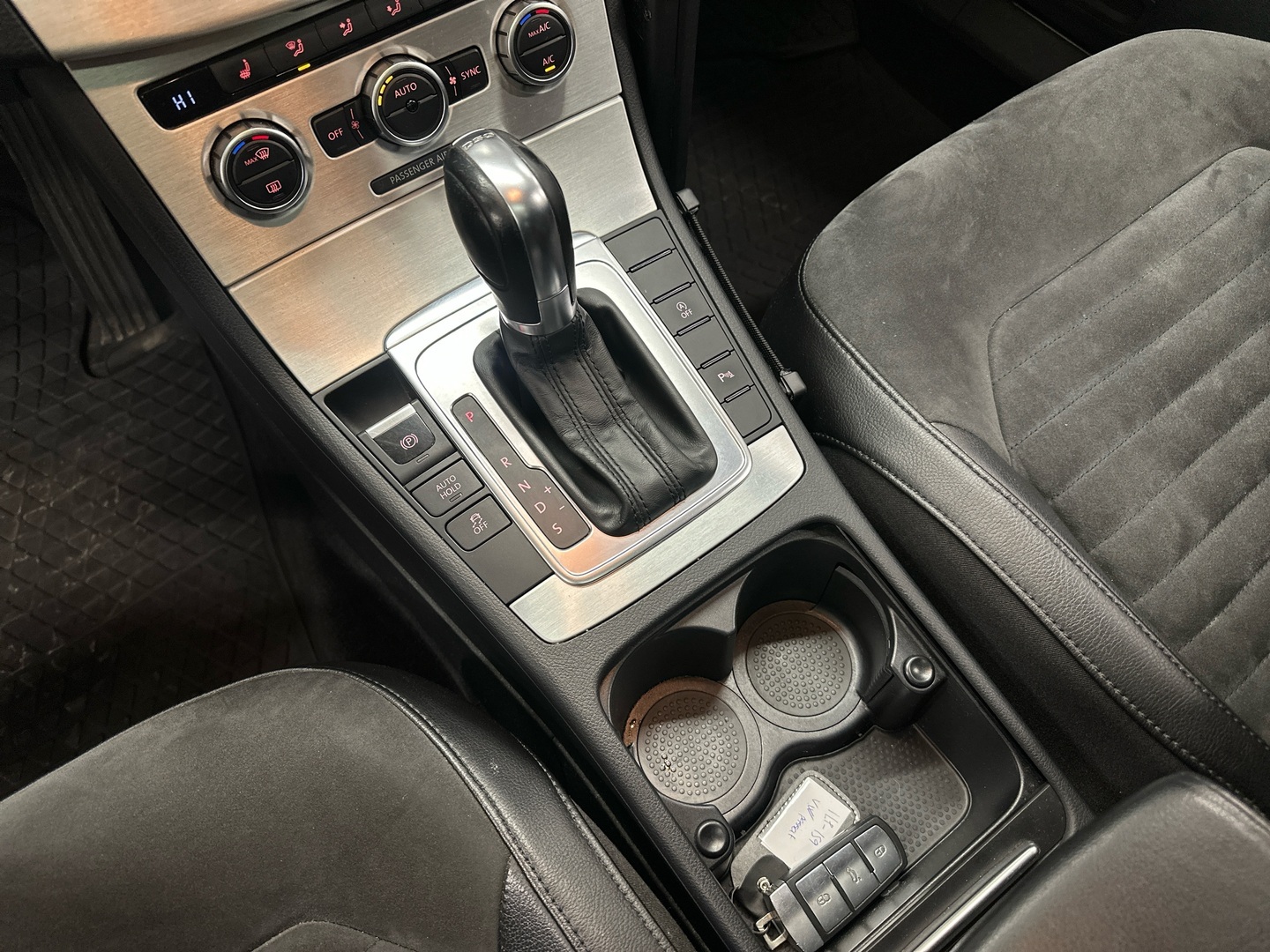 VOLKSWAGEN Passat 2014