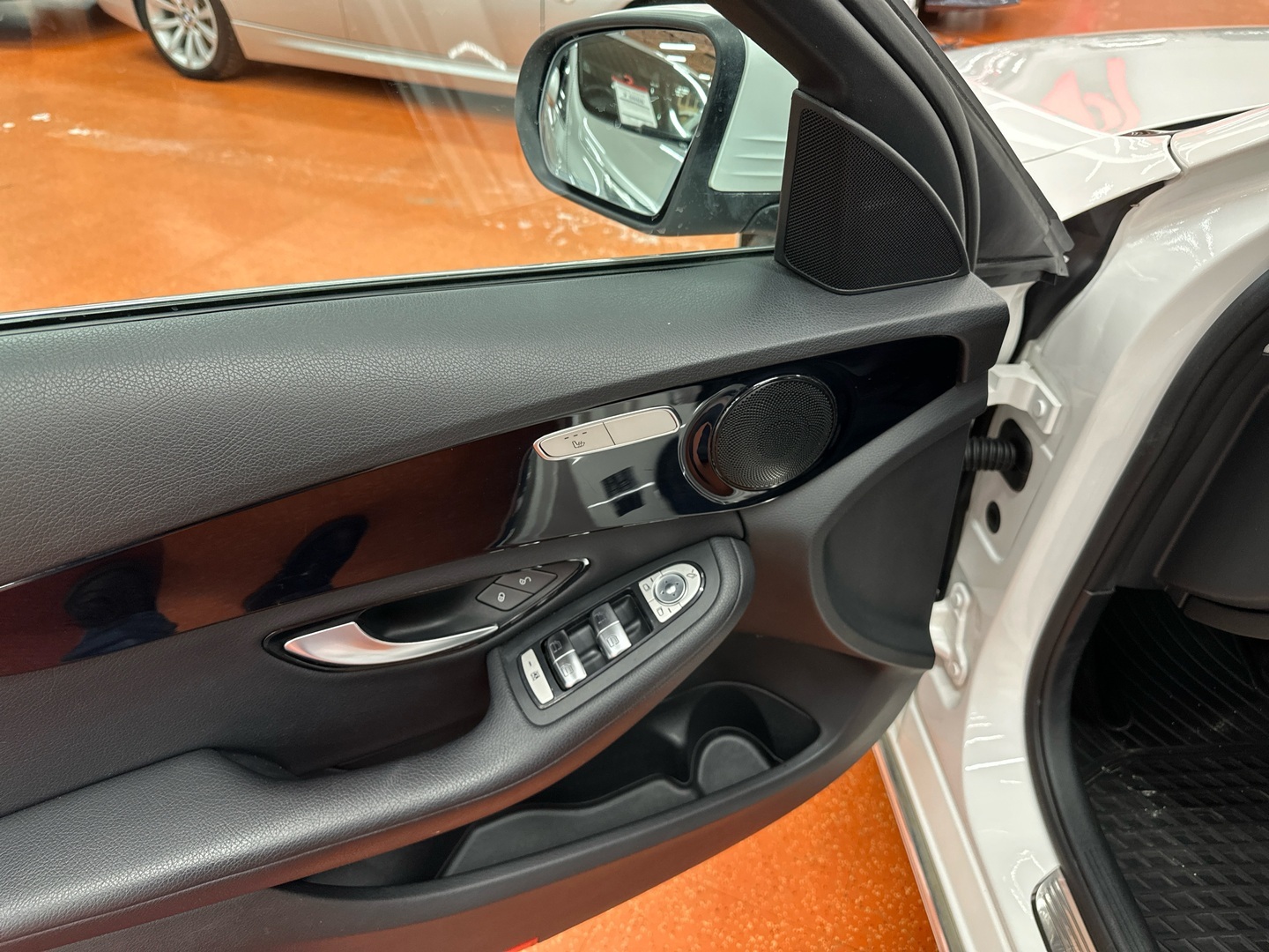 MERCEDES-BENZ C 2016