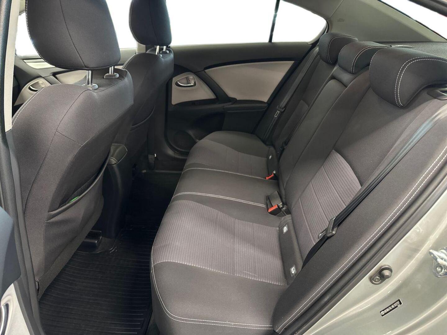 TOYOTA Avensis 2016