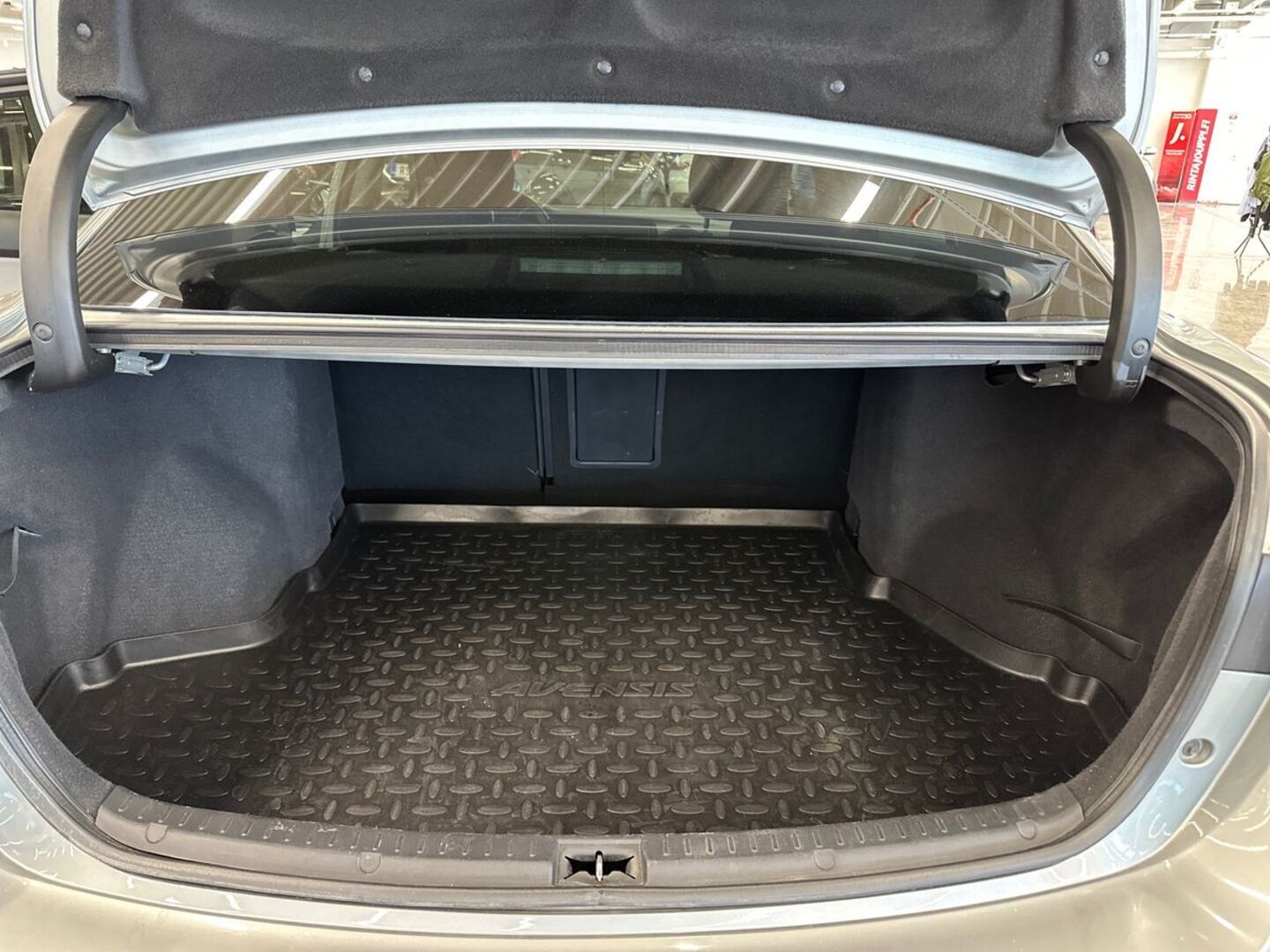 TOYOTA Avensis 2016