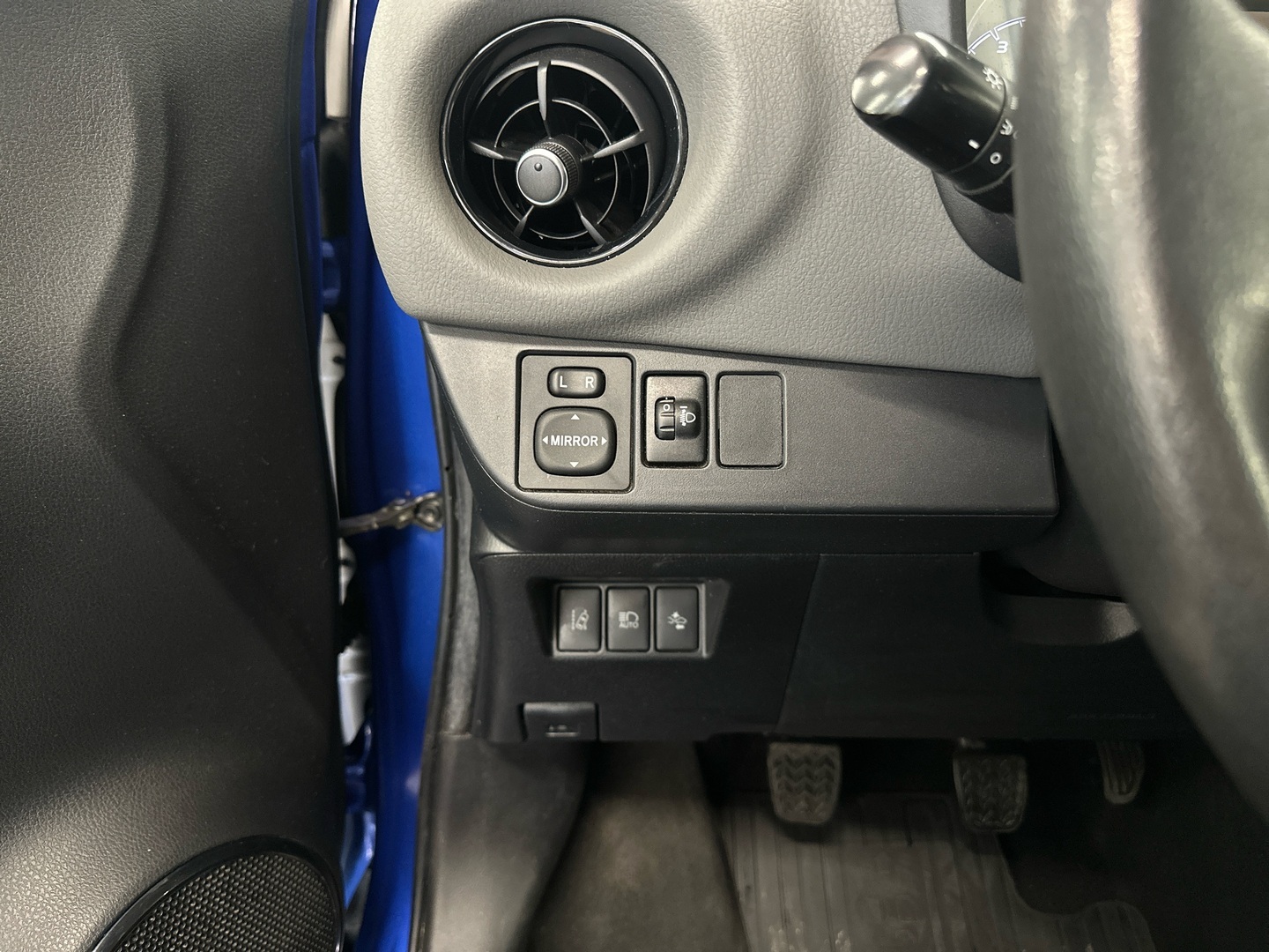 TOYOTA Yaris 2018