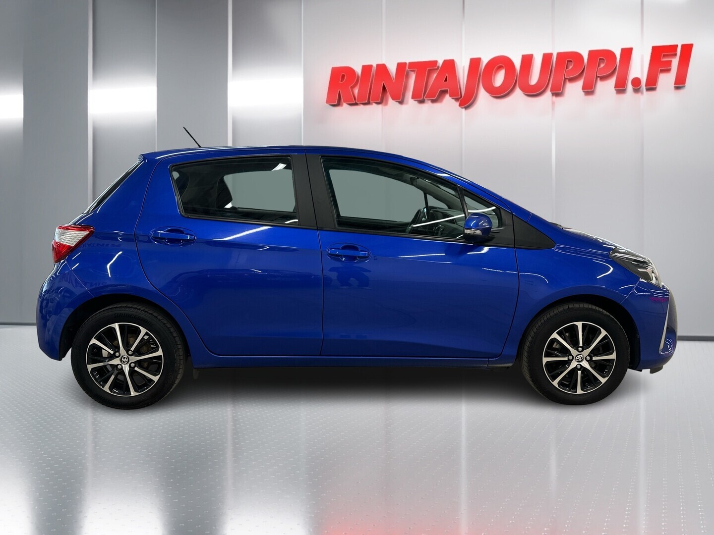 TOYOTA Yaris 2018